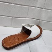 Handmade Moroccan White Leather Sandals – Silver Triangle Decor – Boho Flat Slippers For Women – Comfortable Ethnic Summer Slides – Ar